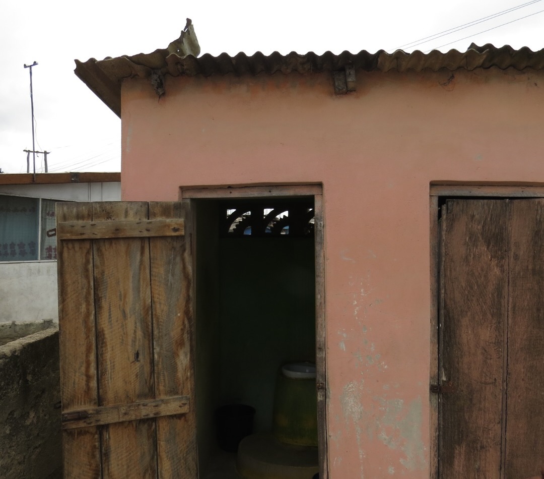 An example of a shelter containing a toilet